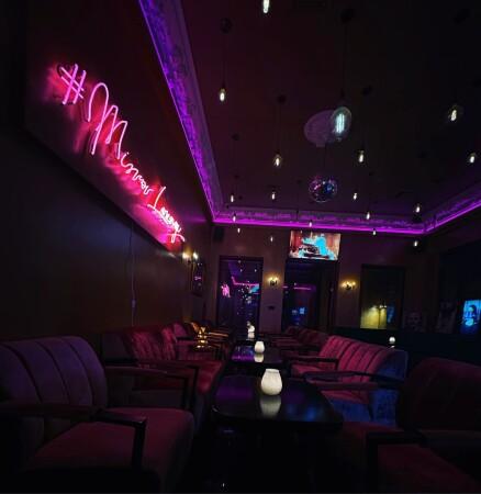 Beste Sportsbars in Berlin - Mirror Lounge