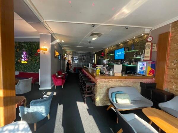 Beste Sportsbars in berlin - Punta Time cocktailbar