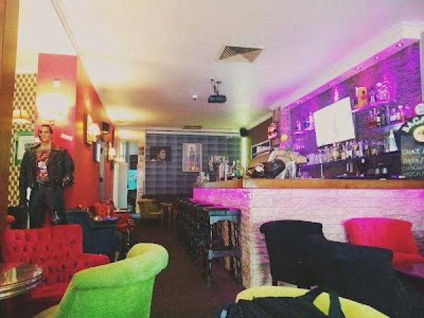 Beste Sportsbars in berlin - Punta Time cocktailbar