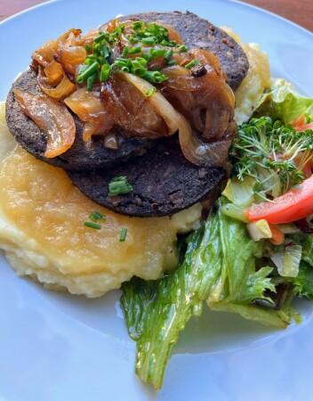 Best Sports Bars in Köln - Brauhaus Reissdorf