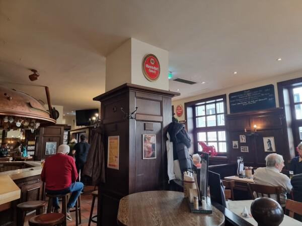 Best Sports Bars in Köln - Brauhaus Reissdorf