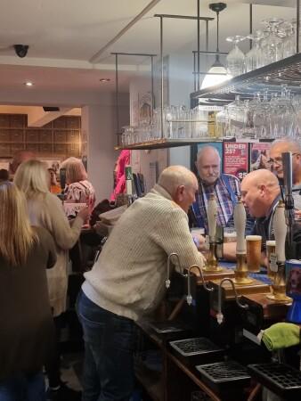 Best Sports Bars in Oldham - Weavers Arms