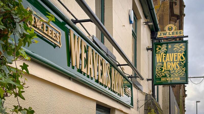 Best Sports Bars in Oldham - Weavers Arms