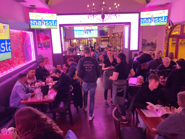 Beste Sportsbars in Bremen - M-ONE Cafe-Bar Restaurant Bremen