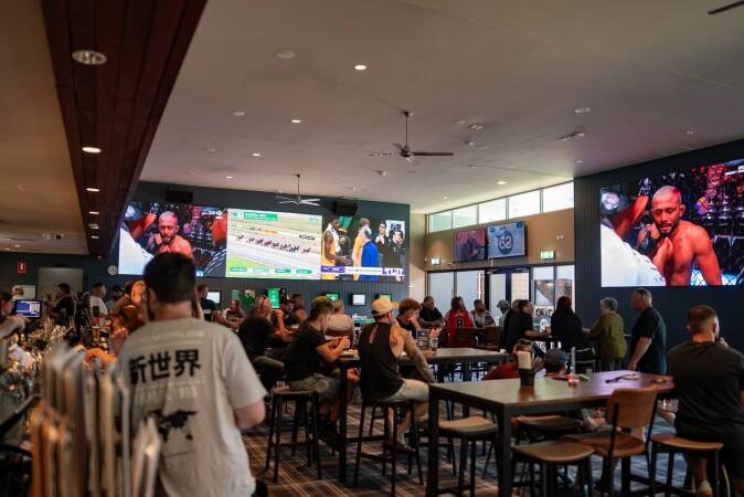 Best Sports Bars in Paralowie - Waterloo Station Hotel