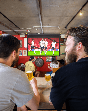 Best Sports Bars in London - The Lock Inn