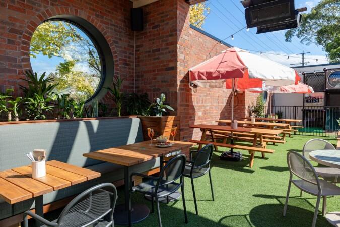 Best Sports Bars in Yarraville - Victoria Hotel Yarraville