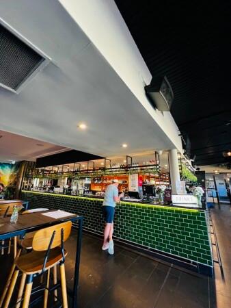 Best Sports Bars in Yarraville - Victoria Hotel Yarraville