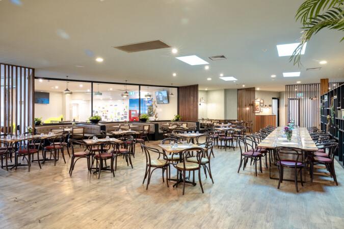 Best Sports Bars in Yarraville - Victoria Hotel Yarraville
