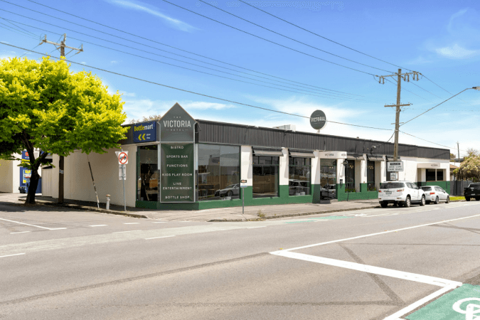 Best Sports Bars in Yarraville - Victoria Hotel Yarraville