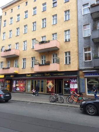 Beste Sportsbars in Berlin - Vadi Café Lounge & Shishabar