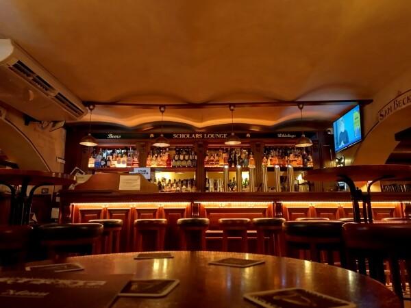 Best Sports Bars in München - Scholars Lounge