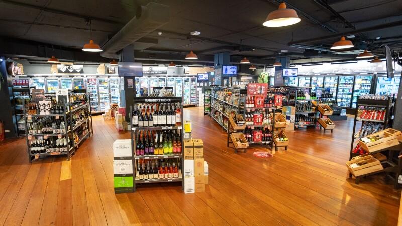 Best Sports Bars in Kingsford - Churchills Sports Bar