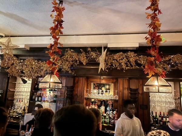 Best Sports Bars in London - Bunch of Grapes