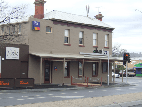 Best Sports Bars in Sunbury - Olive Tree Hotel