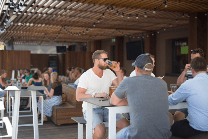 Best Sports Bars in Carnegie - Rosstown Hotel