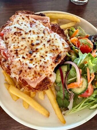 Best Sports Bars in Berry - Great Southern Hotel Berry