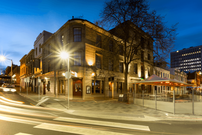 Best Sports Bars in Hobart - Customs House Hotel