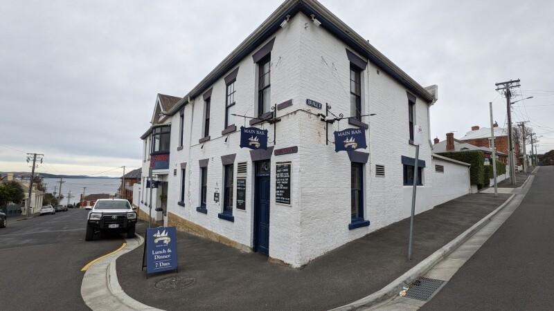 Best Sports Bars in Battery Point - Shipwrights Arms Hotel