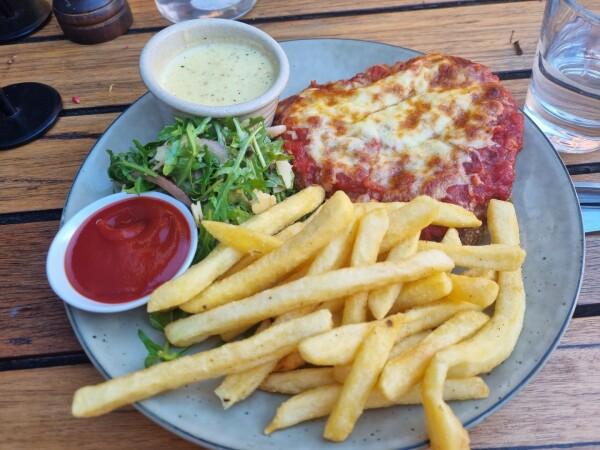 Best Sports Bars in Richmond - Mt View Hotel