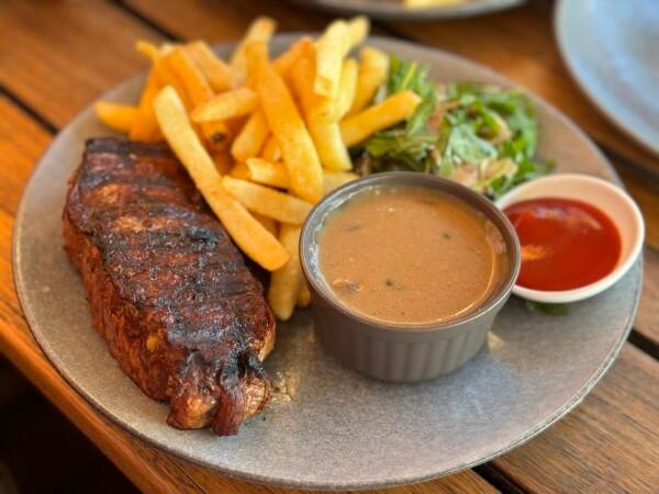 Best Sports Bars in Richmond - Mt View Hotel