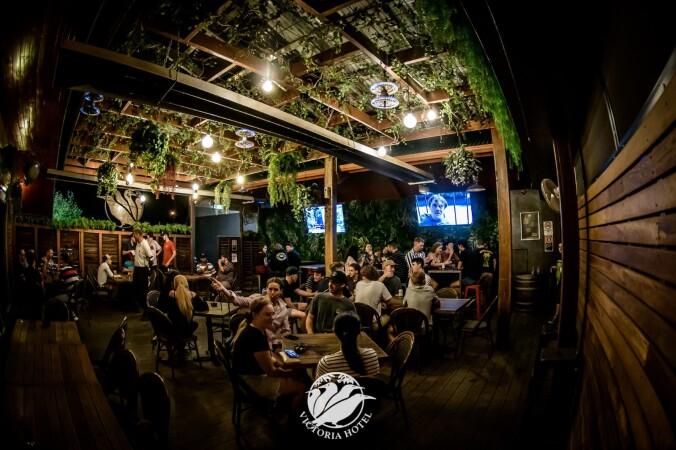 Best Sports Bars in Wagga Wagga - The Victoria Hotel Wagga Wagga