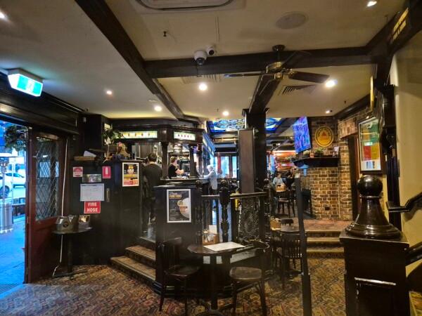 Best Sports Bars in Melbourne - Elephant & Wheelbarrow