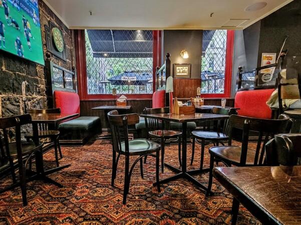 Best Sports Bars in Melbourne - Elephant & Wheelbarrow