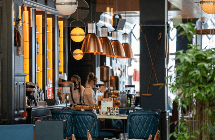 Best Sports Bars in Lyon - Au Bureau Lyon Part Dieu