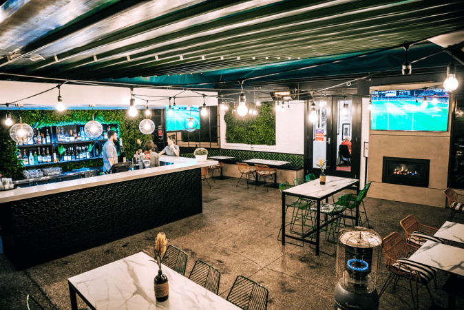 Best Sports Bars in Geelong - Elephant and Castle Hotel