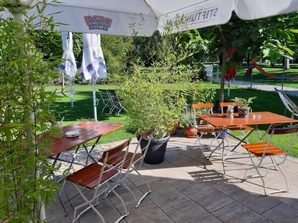 Best Sports Bars in Erding - Restaurant Am Schwimmbad