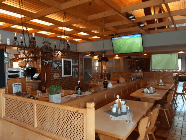 Best Sports Bars in Erding - Restaurant Am Schwimmbad