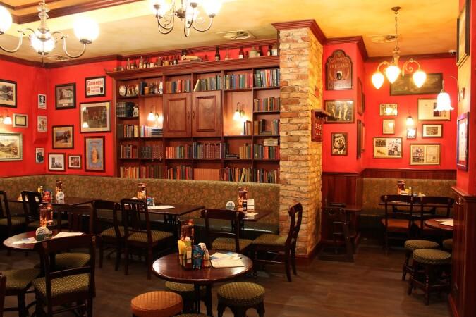 Best Sports Bars in München - Kennedy's Bar und Restaurant