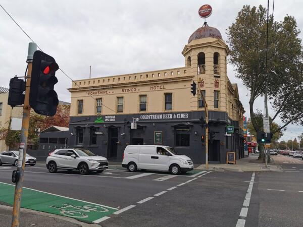 Best Sports Bars in Abbotsford - Yorkshire Stingo Hotel