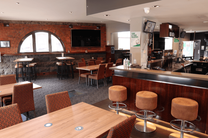 Best Sports Bars in Coburg - Drums Hotel