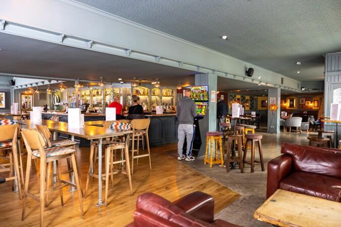 Best Sports Bars in Hatfield - Hatfield Tap