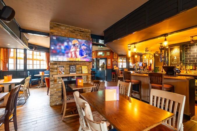 Best Sports Bars in Hatfield - Hopfields
