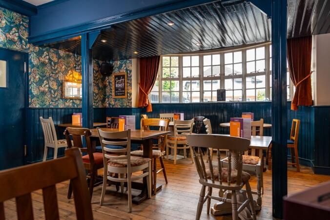 Best Sports Bars in Hatfield - Hopfields