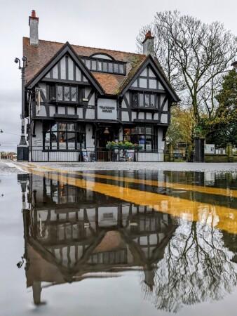 Best Sports Bars in Poulton-Le-Fylde - Thatched House