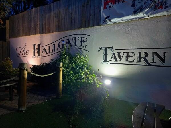 Best Sports Bars in Hull - Hallgate Tavern