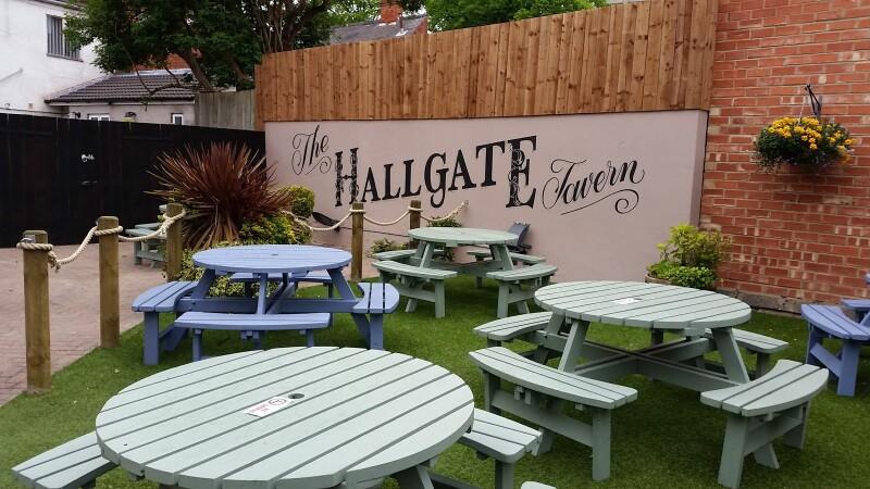 Best Sports Bars in Hull - Hallgate Tavern
