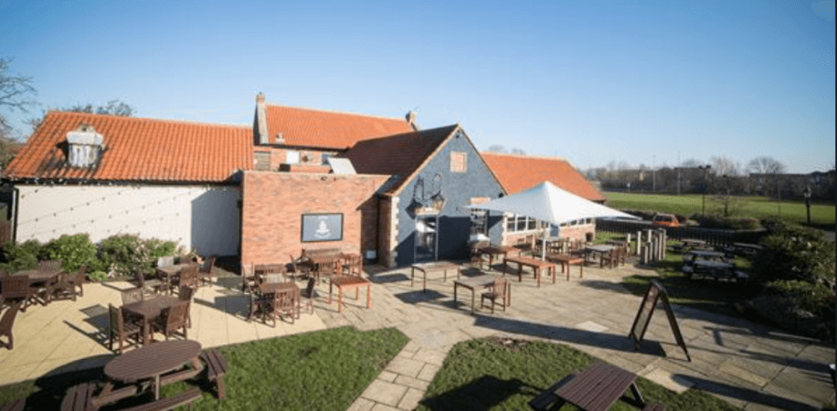 Best Sports Bars in Stockton On Tees - Myton House Farm