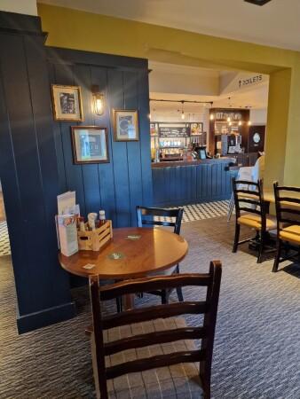 Best Sports Bars in Darlington - White Heifer That Travelled