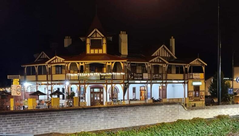 Best Sports Bars in LAWSON - Blue Mountains Hotel