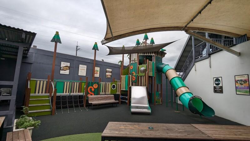 Best Sports Bars in Clarendon - Clarendon Tavern