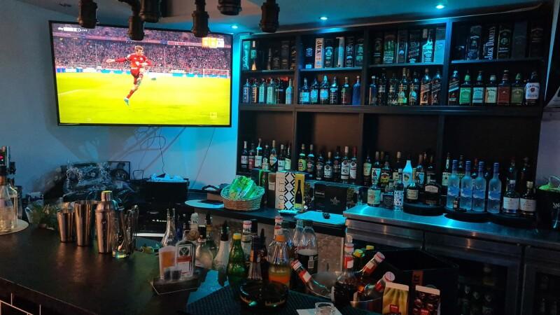 Beste Sportsbars in Kiel - Black & White Sportsbar Kiel