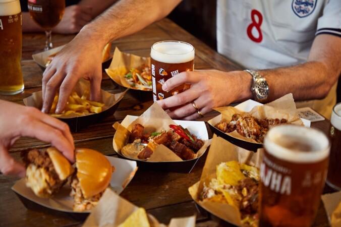 Best Sports Bars in London - The Rosy Hue