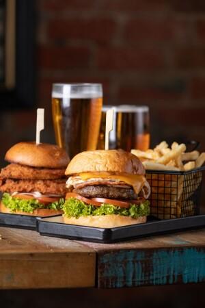 Best Sports Bars in RICHMOND - Prince of Wales Hotel