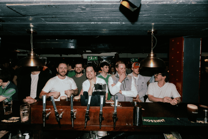 Best Sports Bars in London - Gibney's