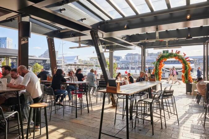 Best Sports Bars in Sydney - Henley's Bar & Kitchen